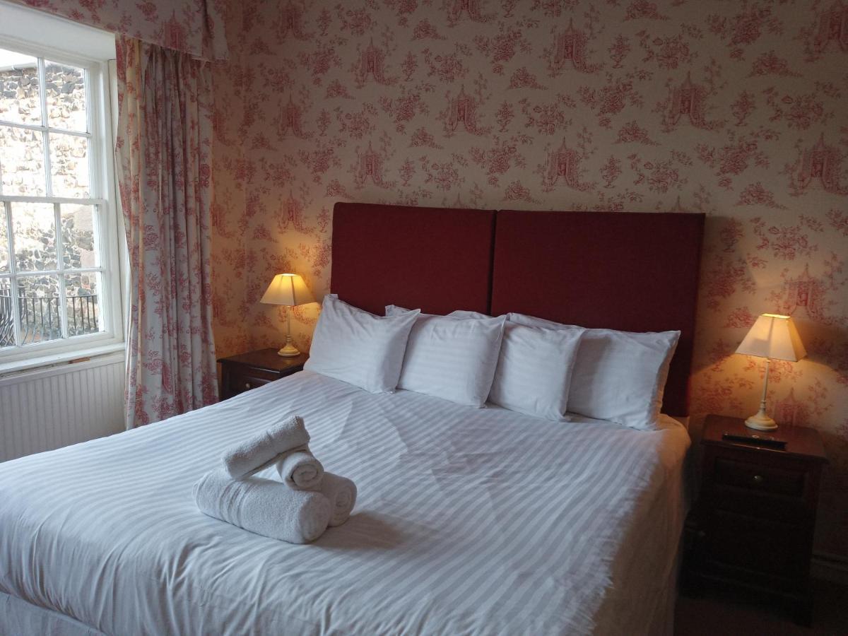Blue Bell Hotel 贝尔福德 外观 照片